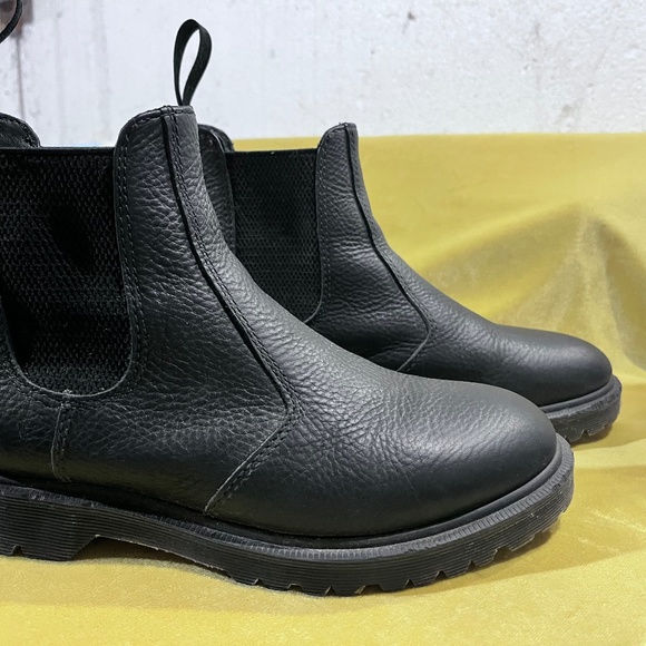 Size 8 Doc Martens - Picture 1 of 5